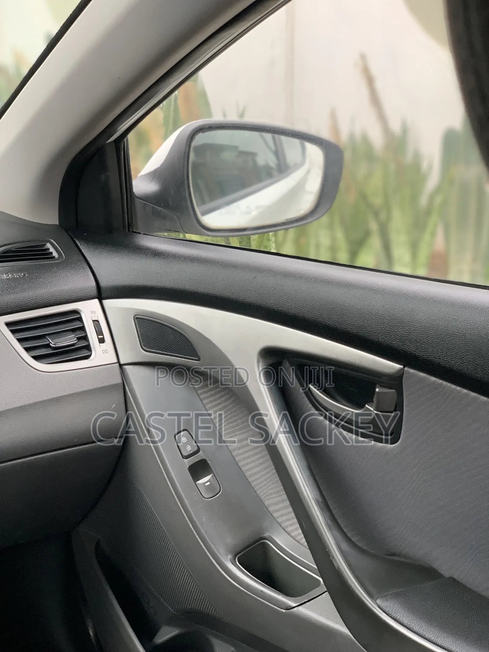 Hyundai Elantra 2013 White