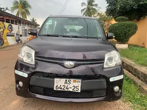 Toyota Sienta 2015 Beige
