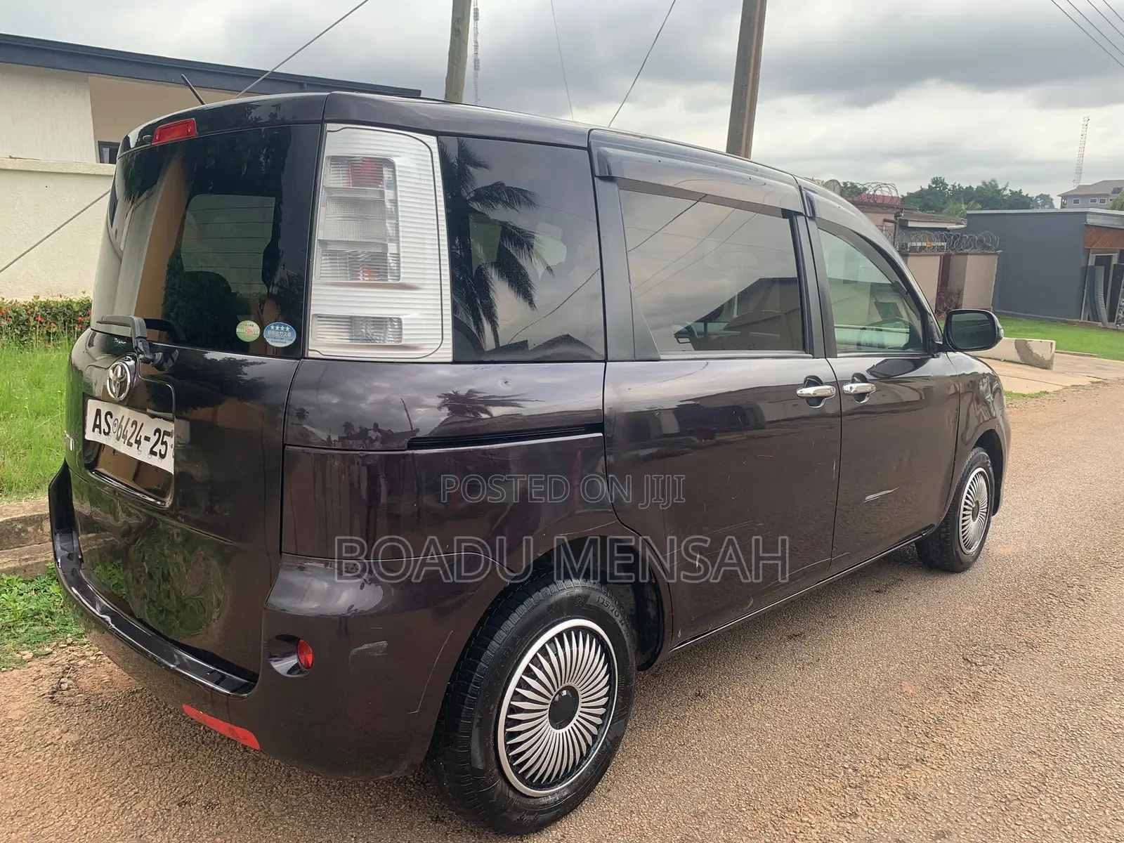 Toyota Sienta 2015 Beige