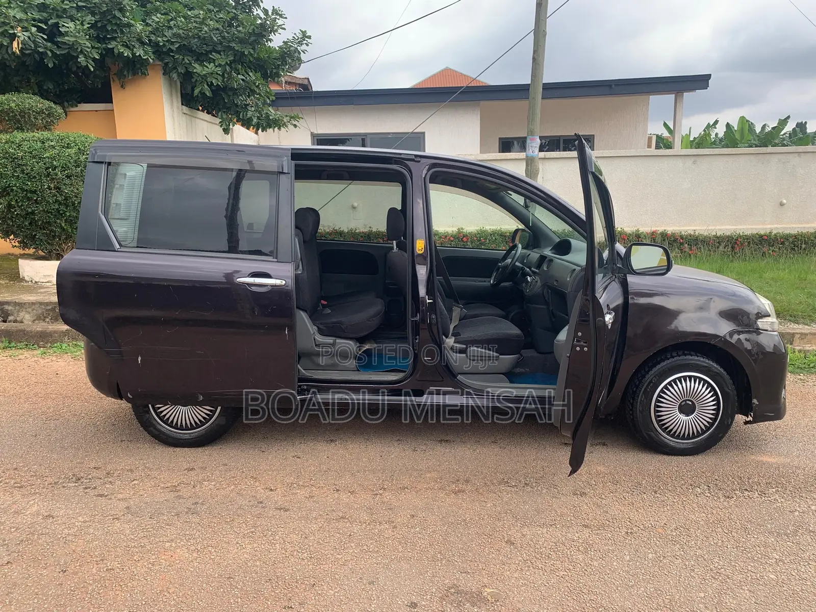 Toyota Sienta 2015 Beige