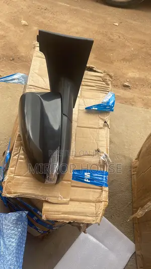 Toyota Vitz 2012-2018 Side Mirror With Light and Automatic Folding