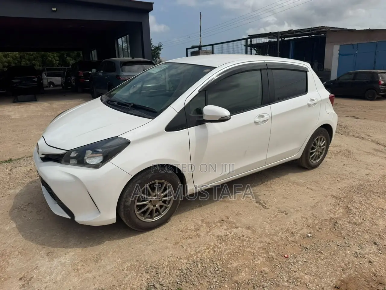 Toyota Vitz 2014 White