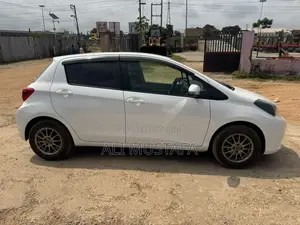 Toyota Vitz 2014 White