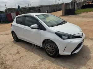 Toyota Vitz 2014 White
