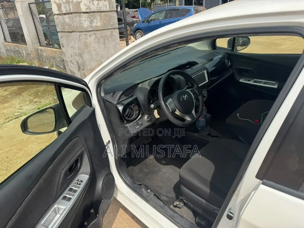 Toyota Vitz 2014 White