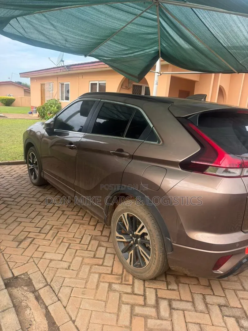 Mitsubishi Eclipse Cross 2023 Gray