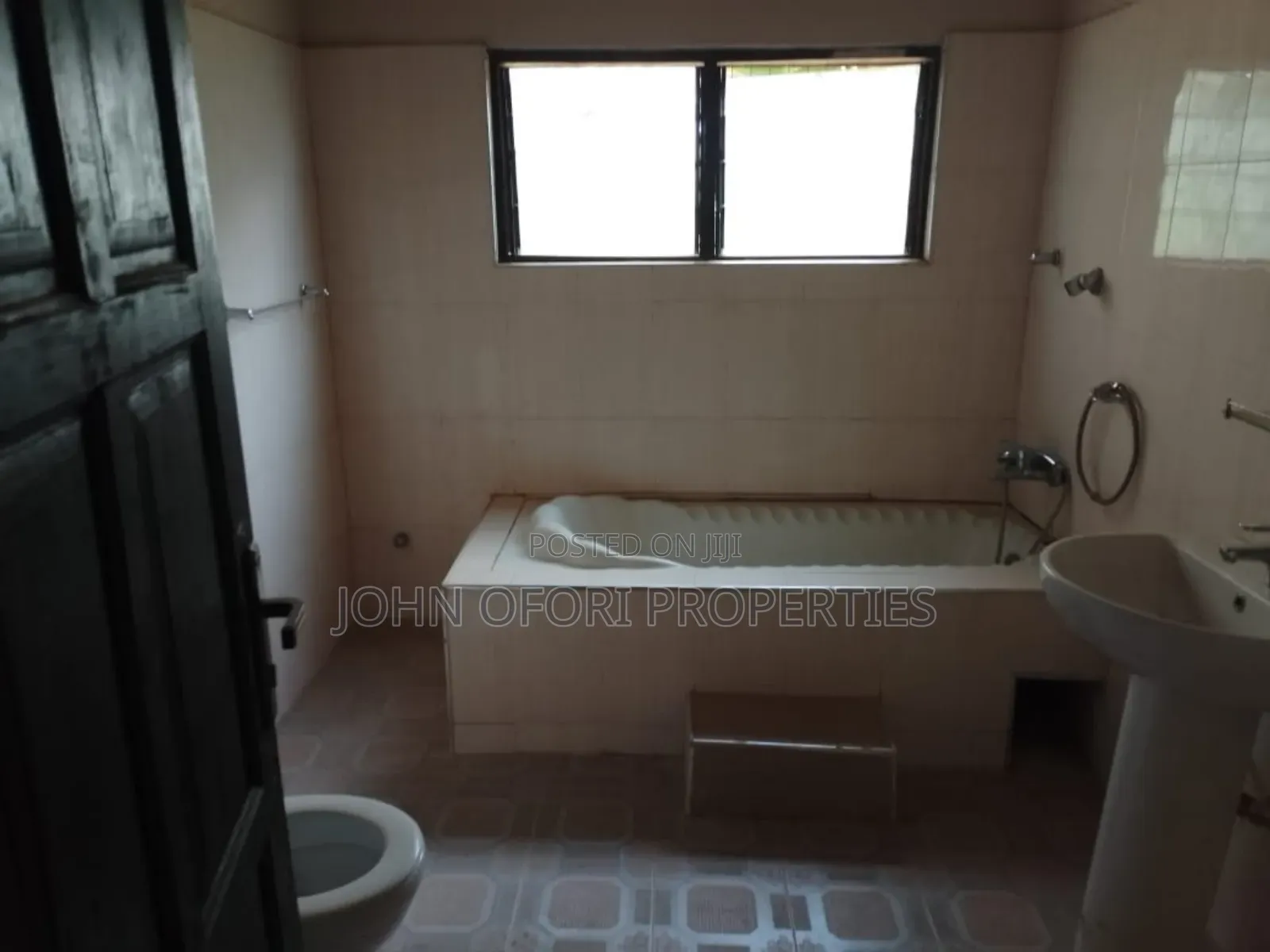 2bdrm Apartment in Oforikrom Accra Town, Kumasi Metropolitan for rent