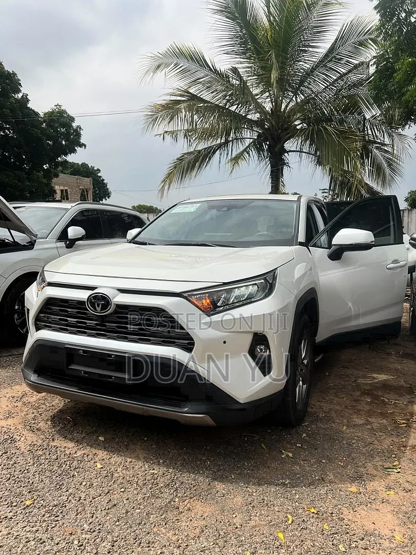 Toyota RAV4 2023 White