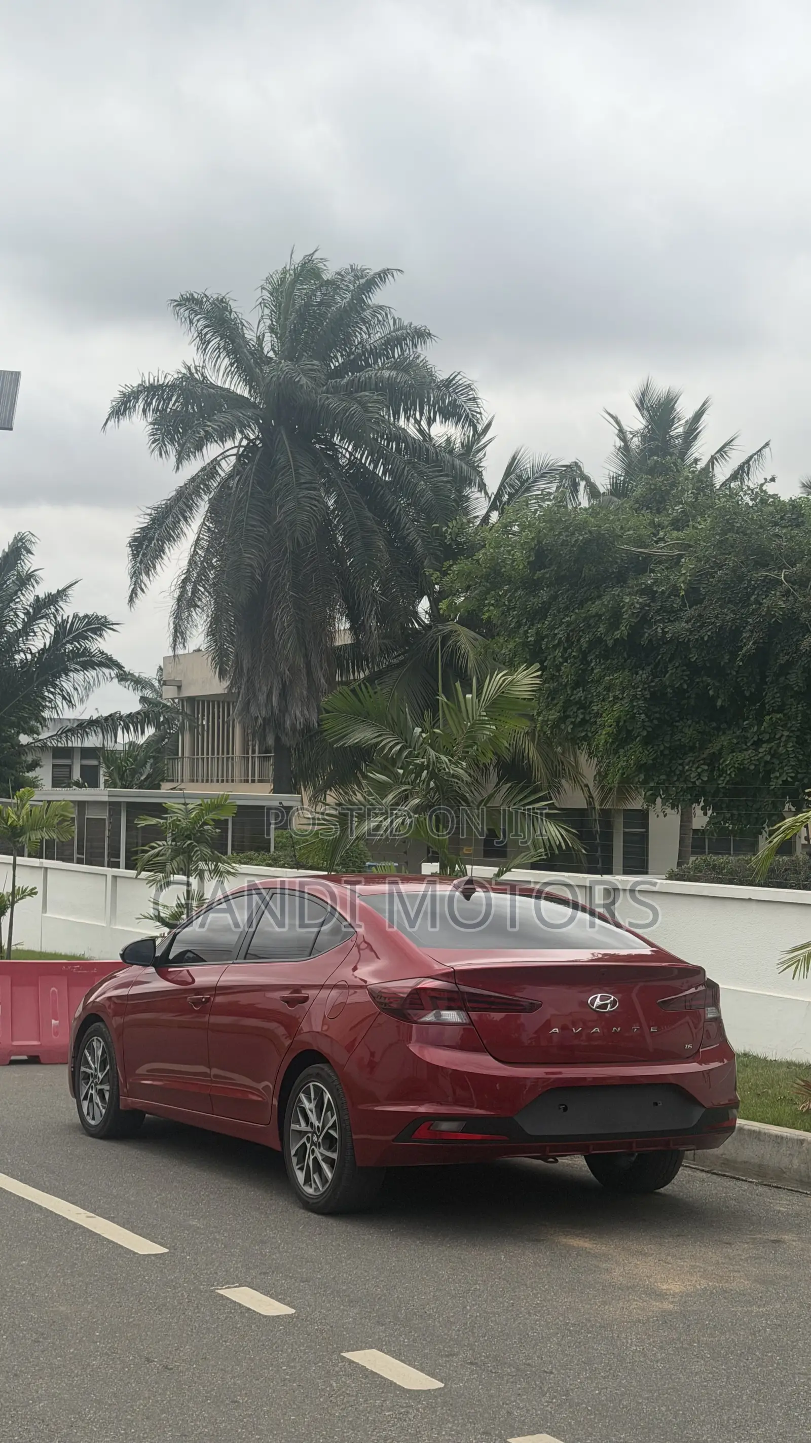 Hyundai Avante 2019 Red
