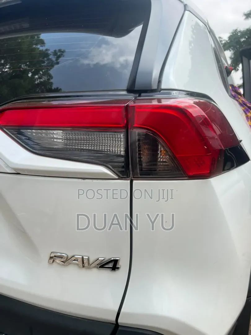 Toyota RAV4 2023 White
