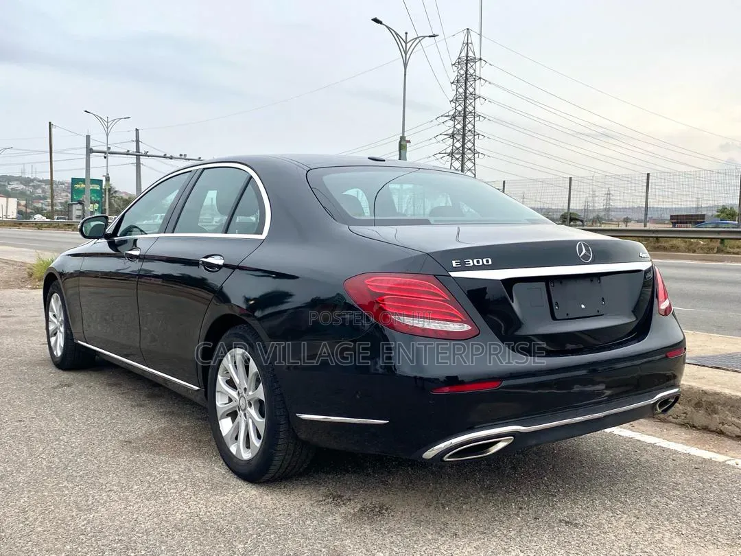 Mercedes-Benz E300 2017 Black