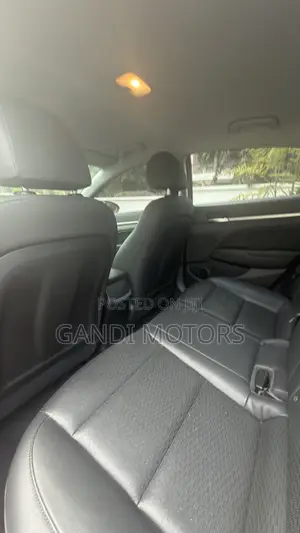 Hyundai Avante 2019 Red