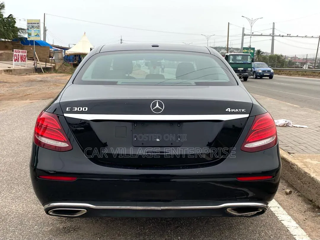 Mercedes-Benz E300 2017 Black