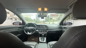 Hyundai Avante 2019 Red