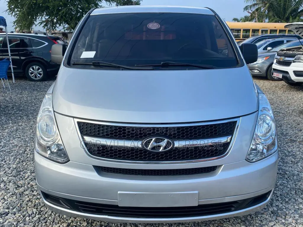 Hyundai H1 2010 Silver