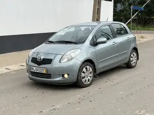 Toyota Yaris 2010 Gray