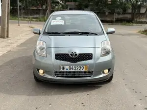 Toyota Yaris 2010 Gray