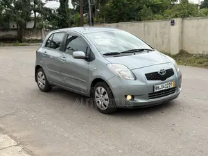 Toyota Yaris 2010 Gray