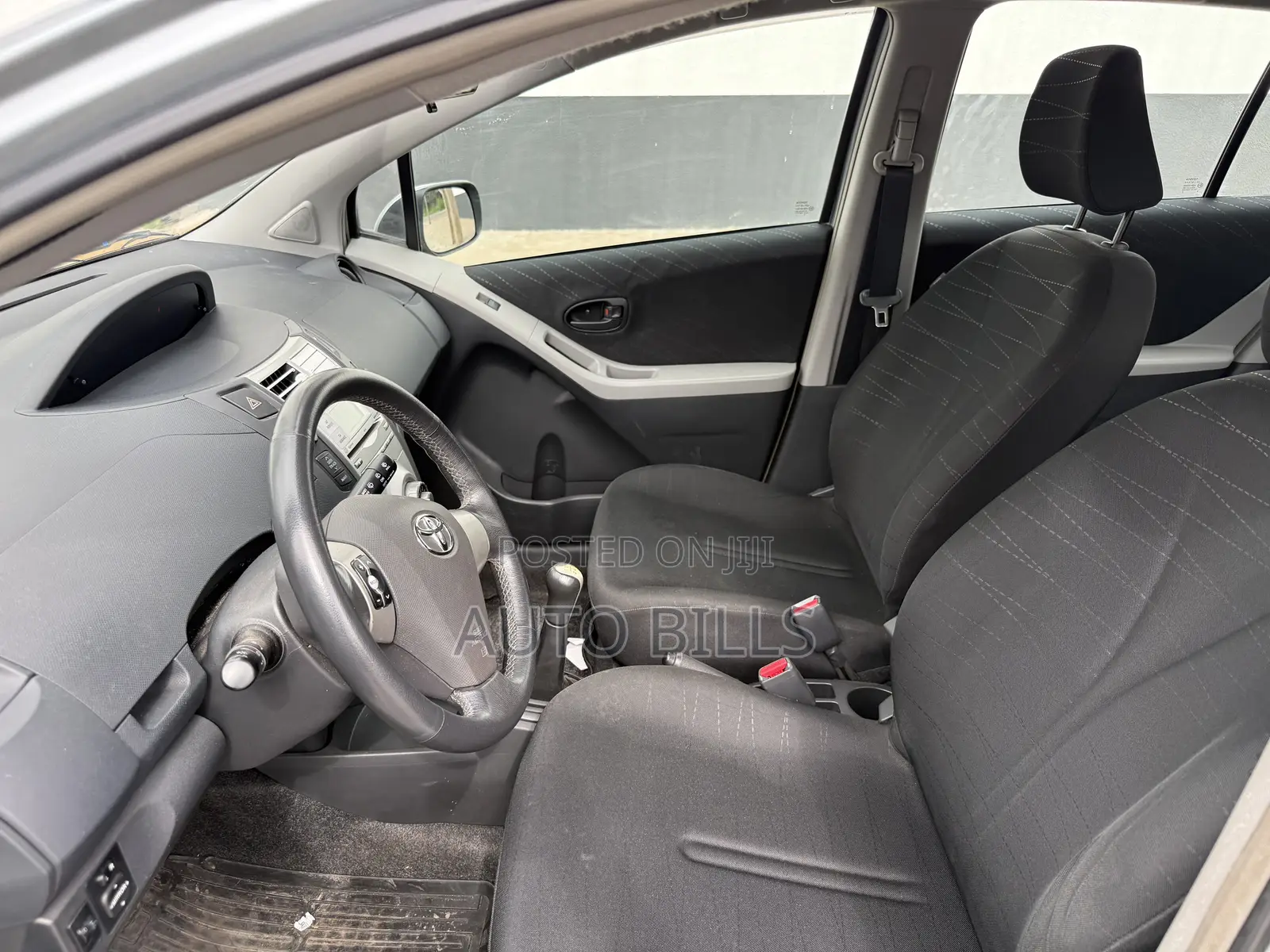 Toyota Yaris 2010 Gray