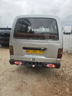 Nissan Caravan (Urvan) 1999 Silver