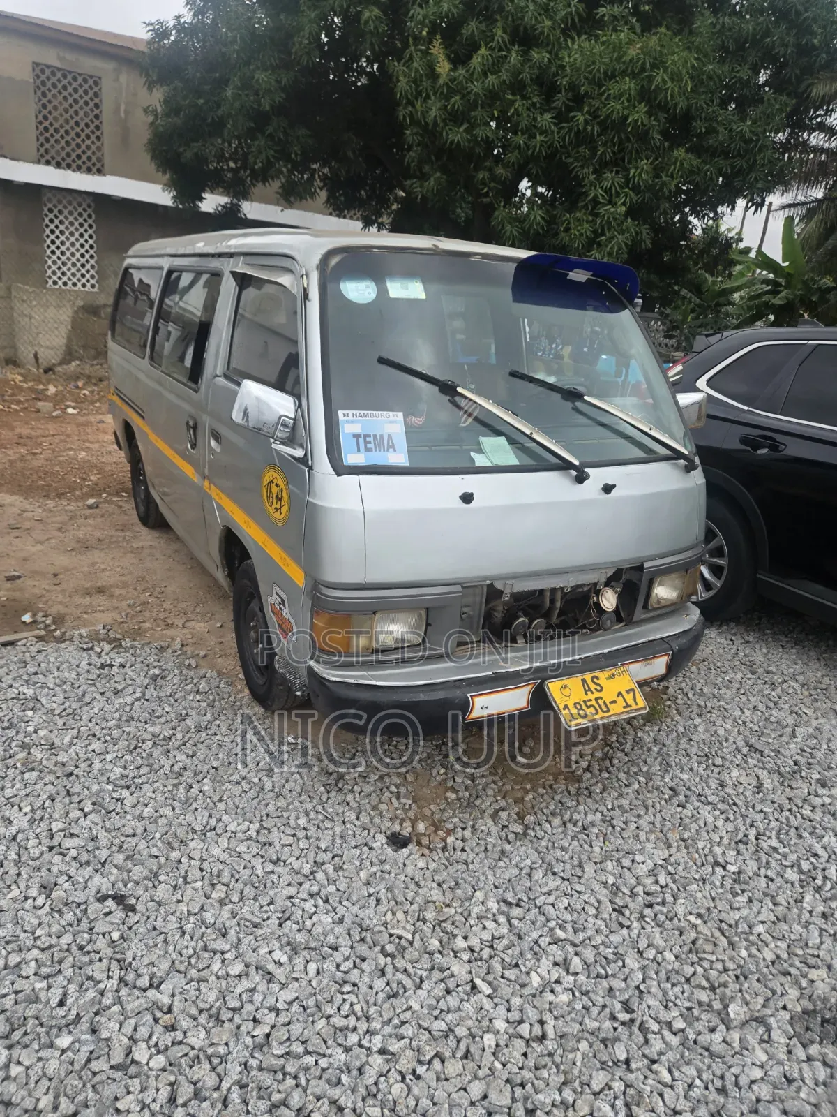 Nissan Caravan (Urvan) 1999 Silver