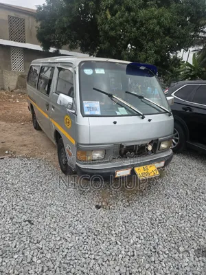 Nissan Caravan (Urvan) 1999 Silver