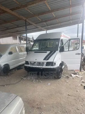 Mercedes-Benz Sprinter 2000 White