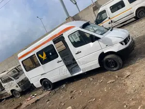 Mercedes-Benz Sprinter 2000 White