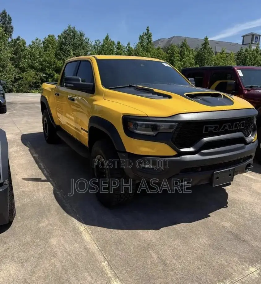 Dodge RAM 2023 Yellow