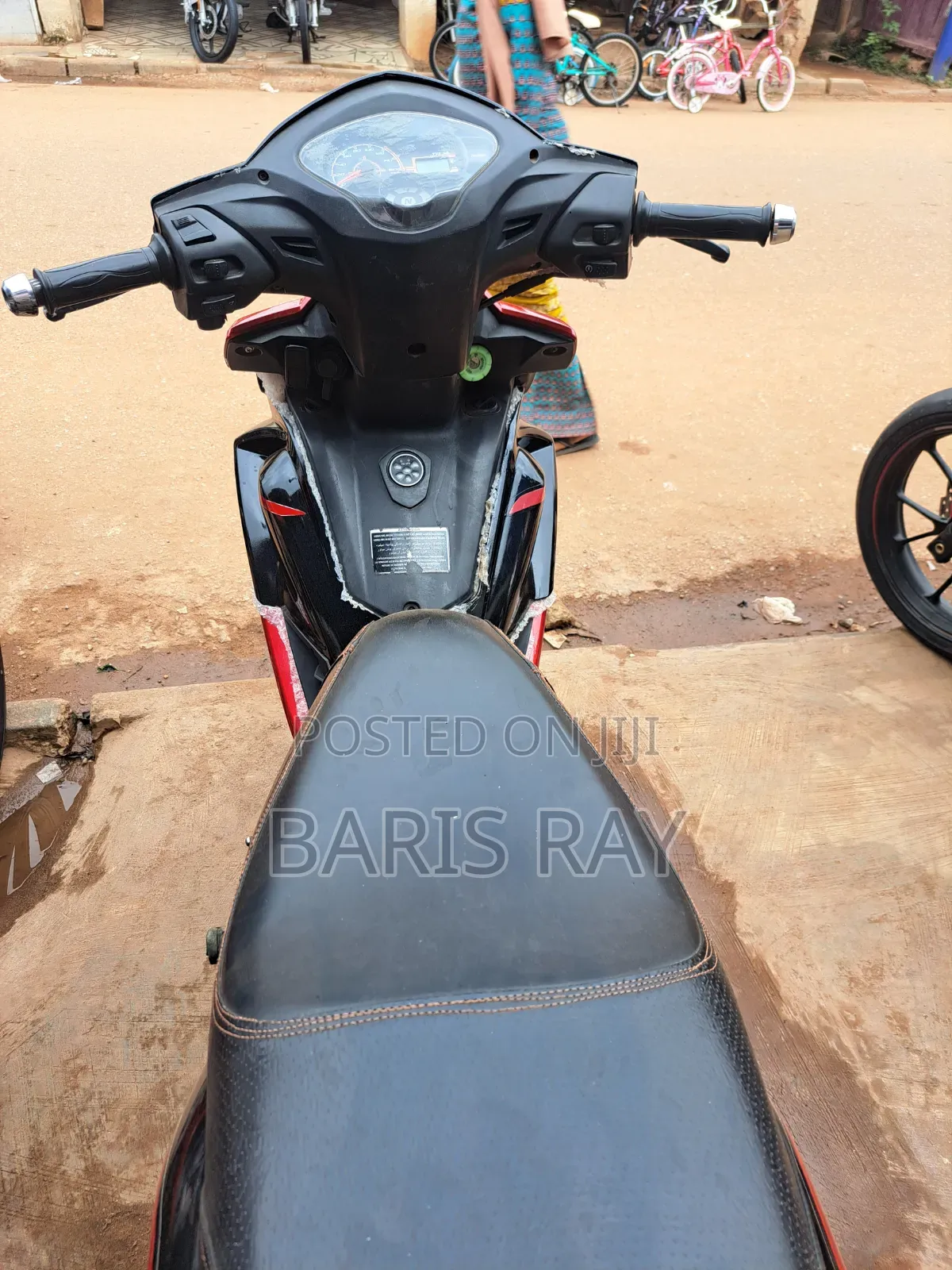 TVS Rockz 125 2025 Red