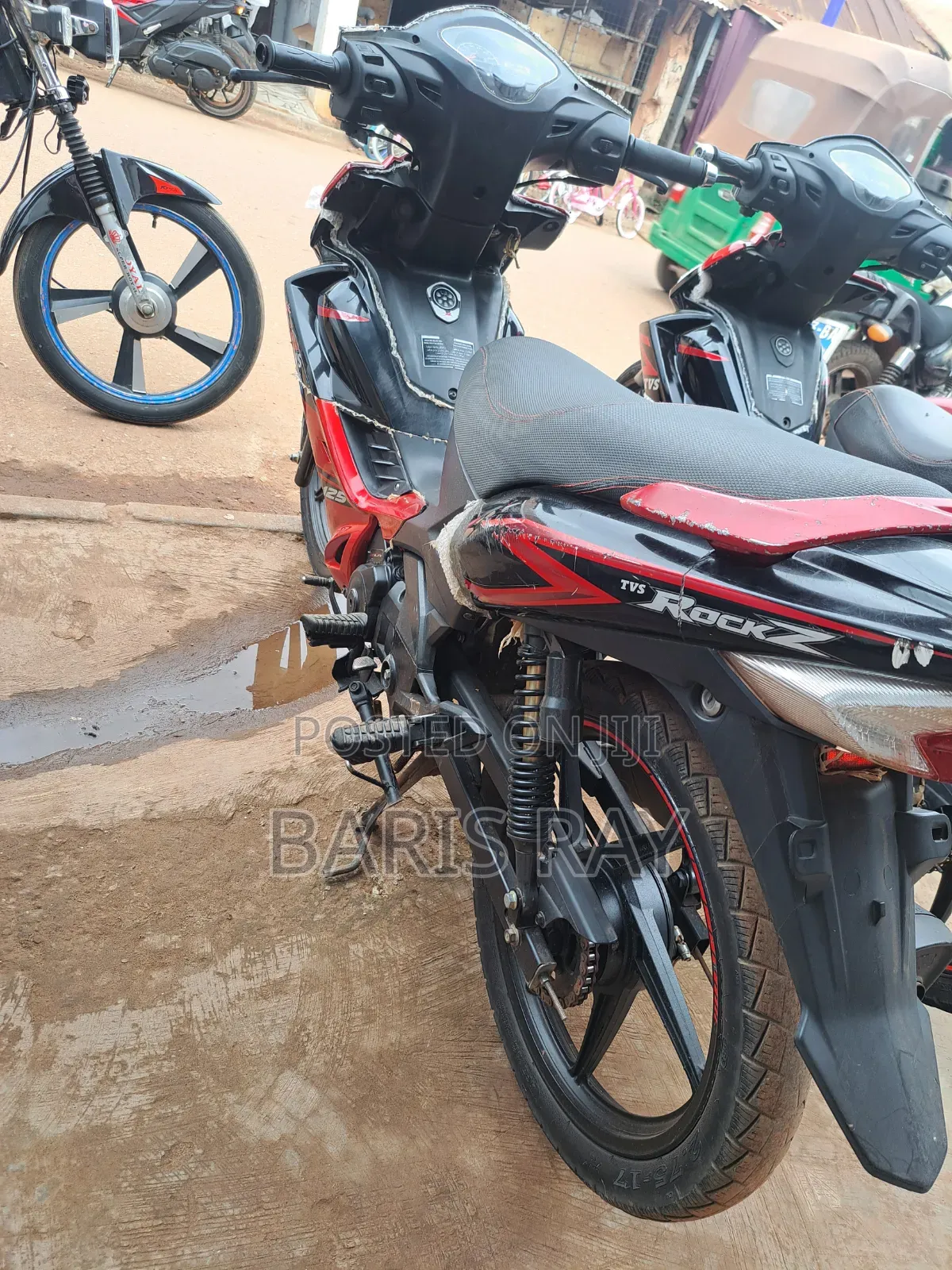 TVS Rockz 125 2025 Red