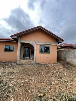 3bdrm Maisonette in De Praise, Boi for sale