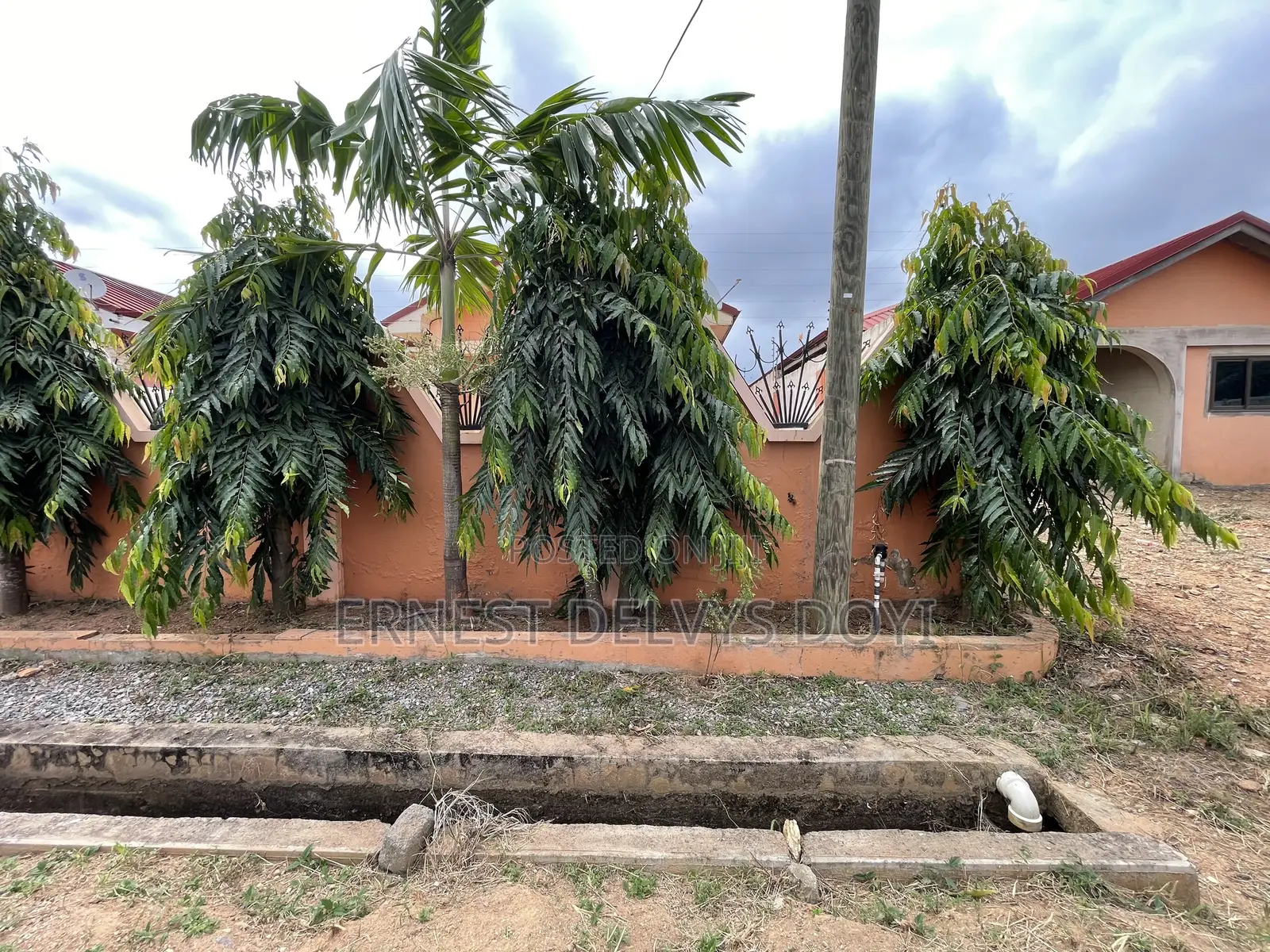 3bdrm Maisonette in De Praise, Boi for sale