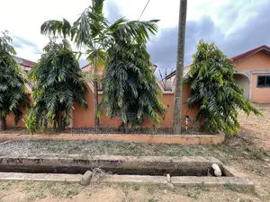 3bdrm Maisonette in De Praise, Boi for sale