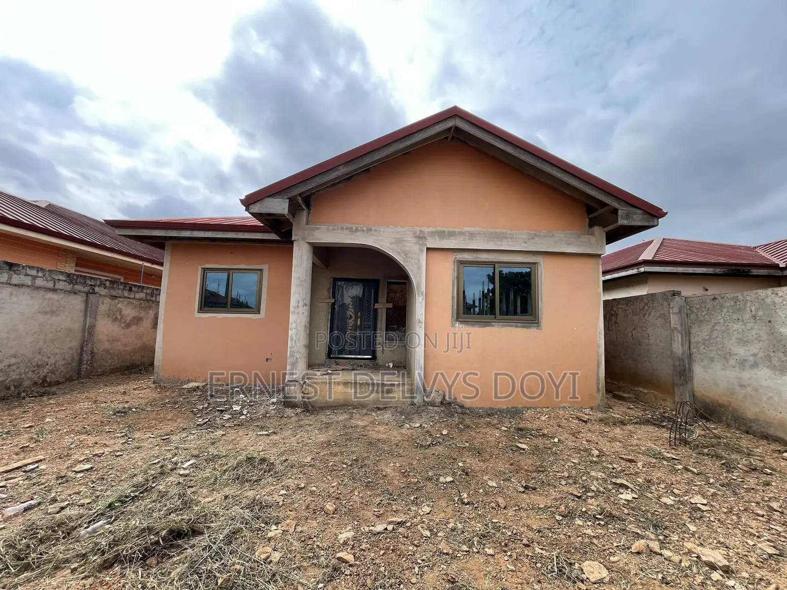 3bdrm Maisonette in De Praise, Boi for sale