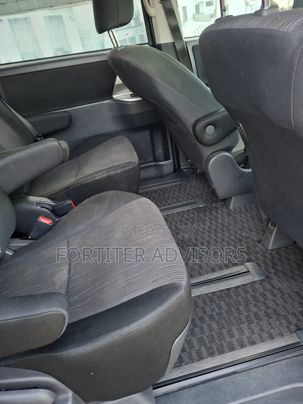 Toyota Voxy for Rent