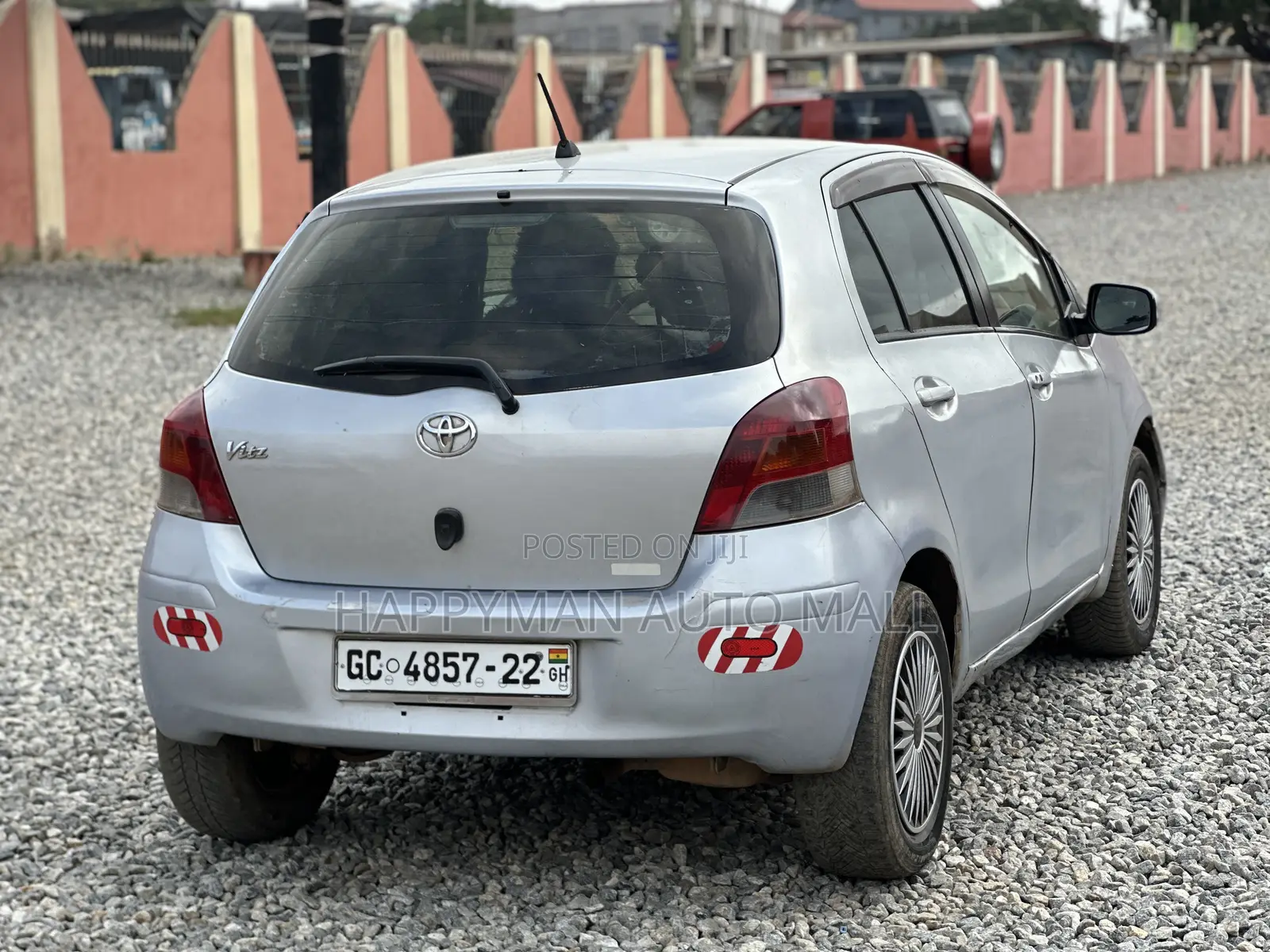 Toyota Vitz 1.3 FWD 3dr 2010 Gray
