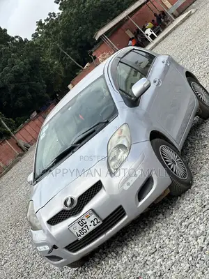 Toyota Vitz 1.3 FWD 3dr 2010 Gray