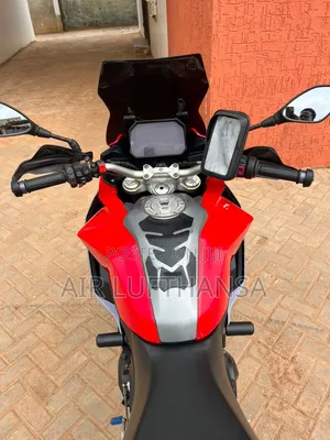 BMW 2020 Red