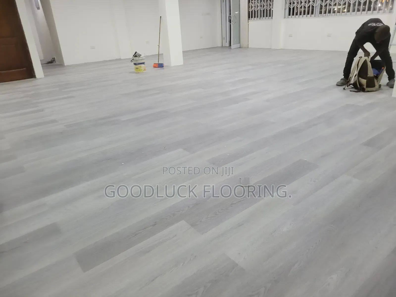 Spc(Stone Plastic Composite) Floor Installer.