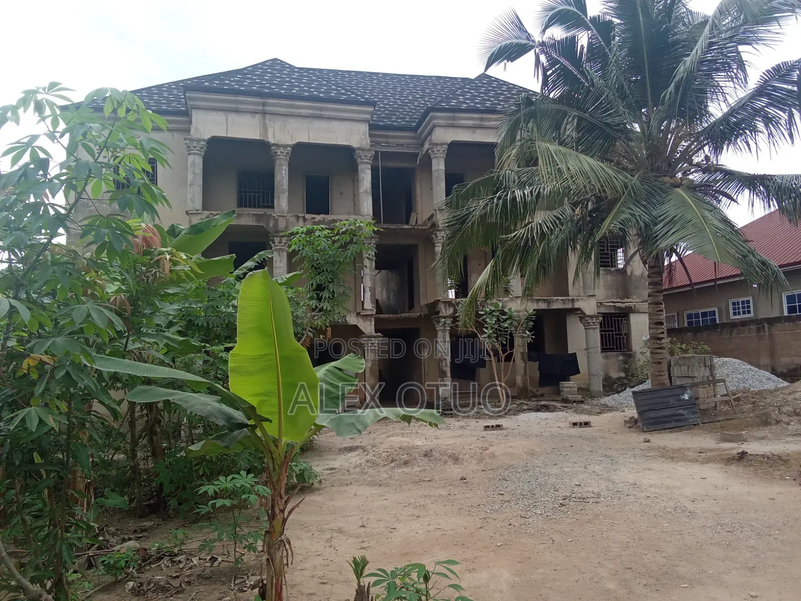 12bdrm House in Alex Otuo Properties, Atwima Nwabiagya for sale