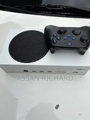 Xbox Series S Available on the Low Price.