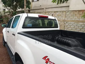 Isuzu D-MAX 2011 White