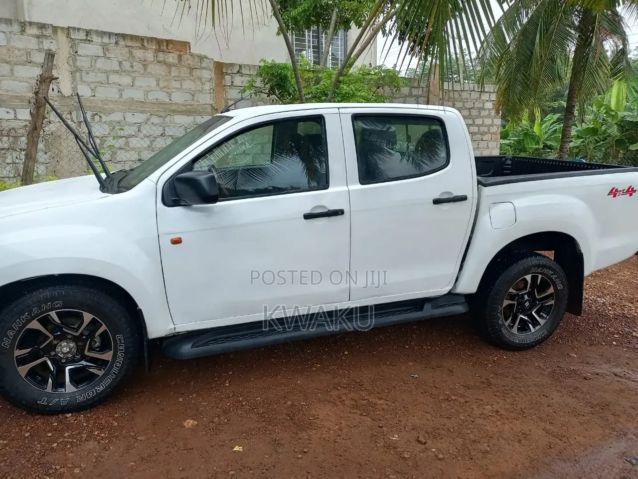 Isuzu D-MAX 2011 White