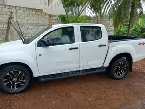 Isuzu D-MAX 2011 White