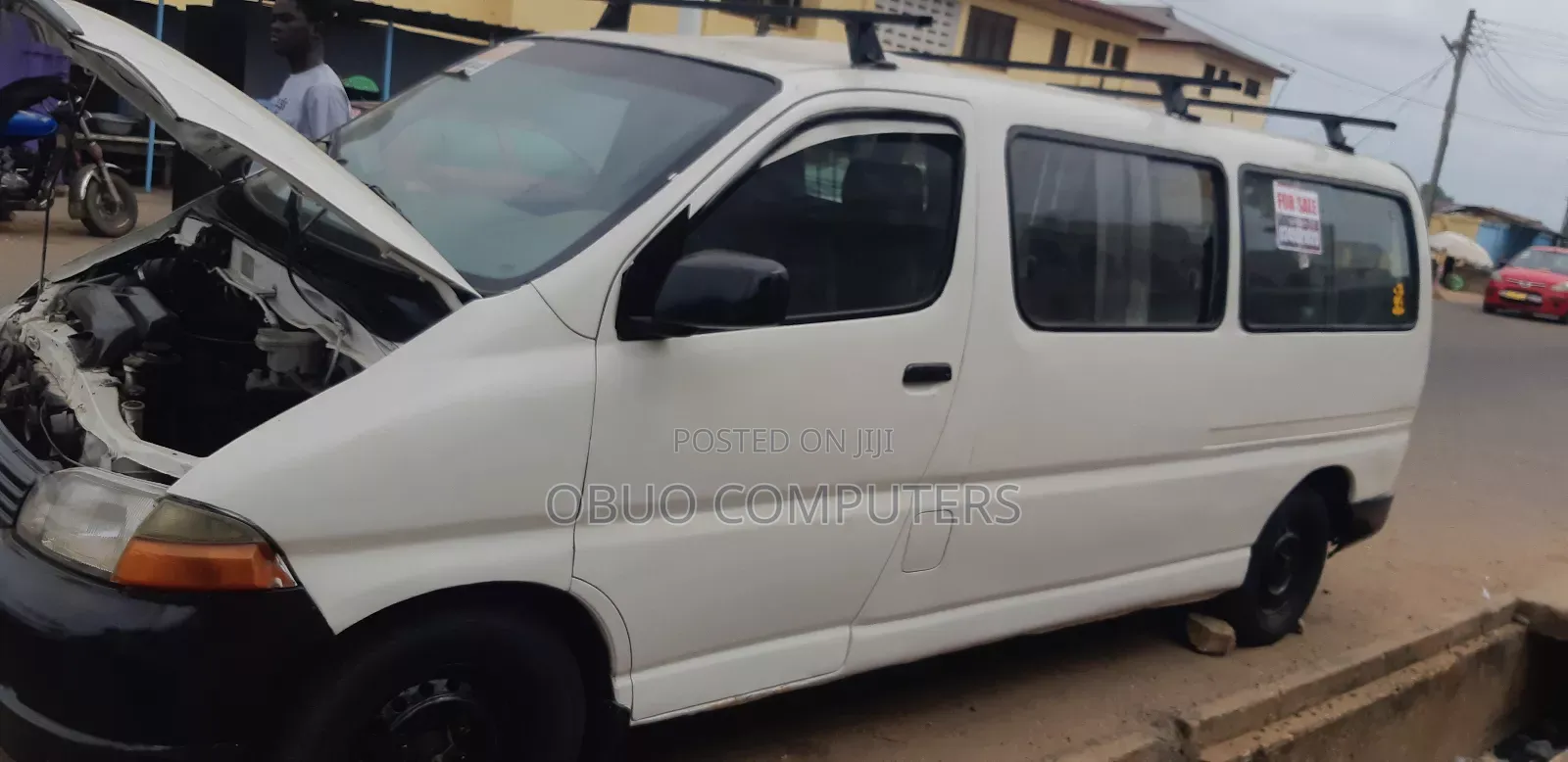 Toyota Grand HiAce 2000 White