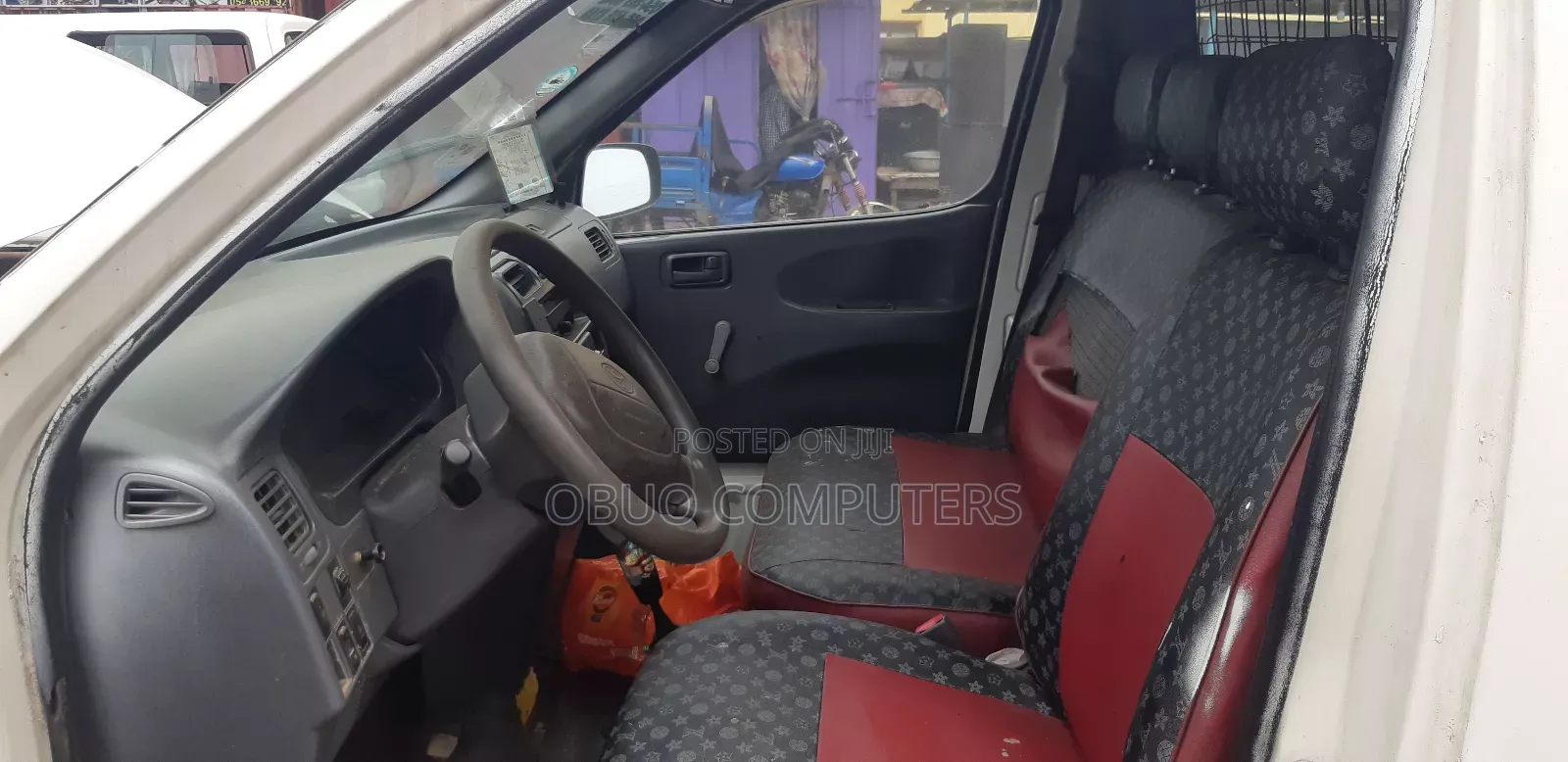 Toyota Grand HiAce 2000 White