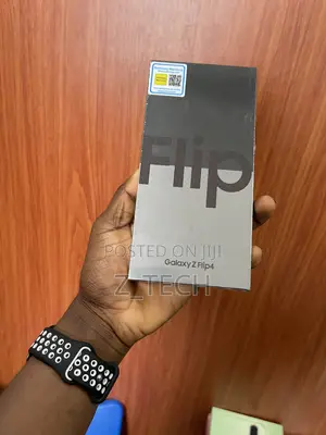 New Samsung Galaxy Z Flip4 512 GB Black