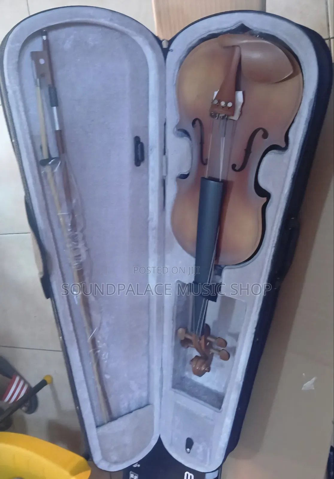 4/4 or 3/4 Size Violin