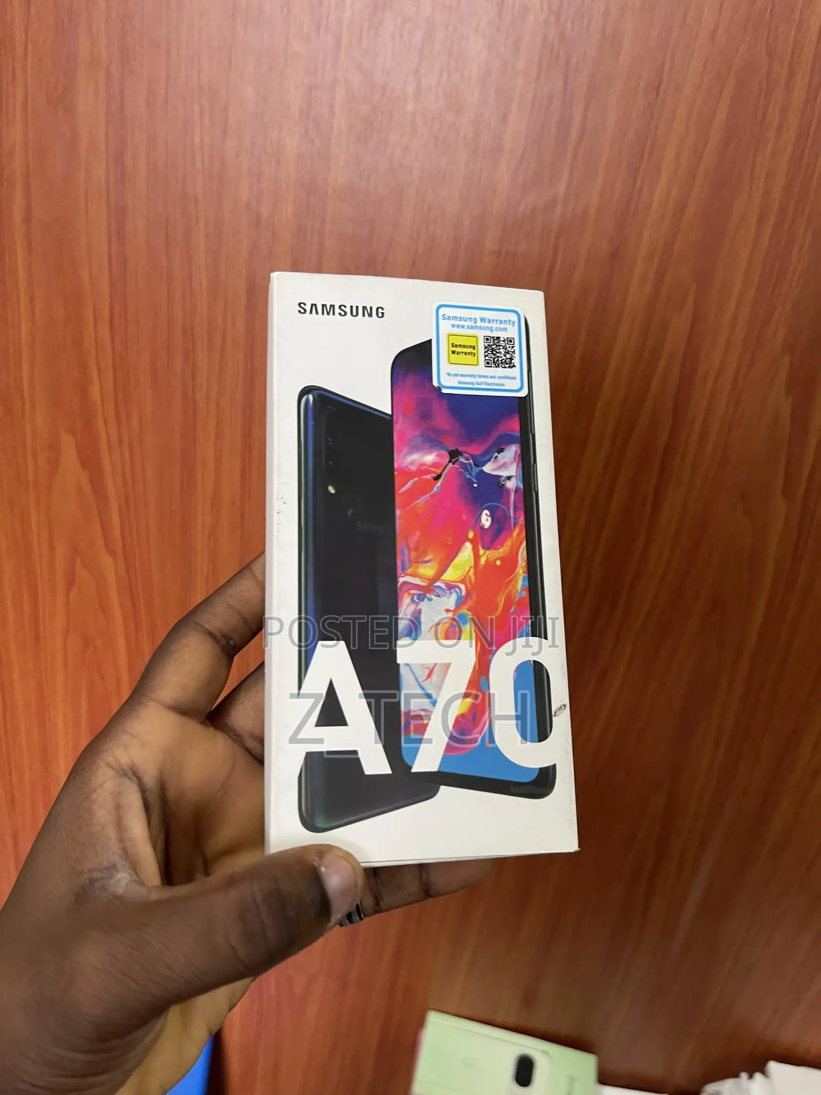 New Samsung Galaxy A70 128 GB Black